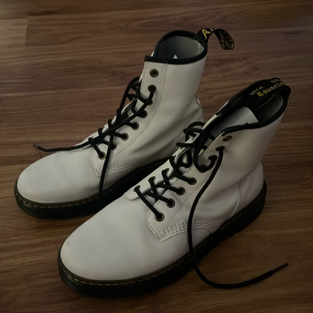 white doc martens size 8 us M
